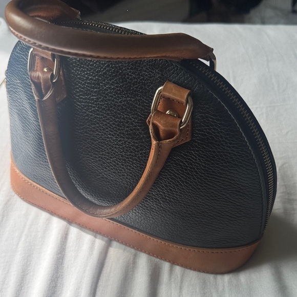 Quiet Luxury Made in Italy Leather Black and Tan Women's Handbag - Picture 4 of 12